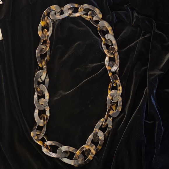 Stylish Tortoise Shell Necklace - Picture 1 of 1